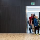 Le cap des 70'000 réfugiés ukrainiens qui ont demandé à bénéficier du statut de protection S est franchi. Ici une famille de réfugiés accueillie par ses hôtes à Morat (FR).